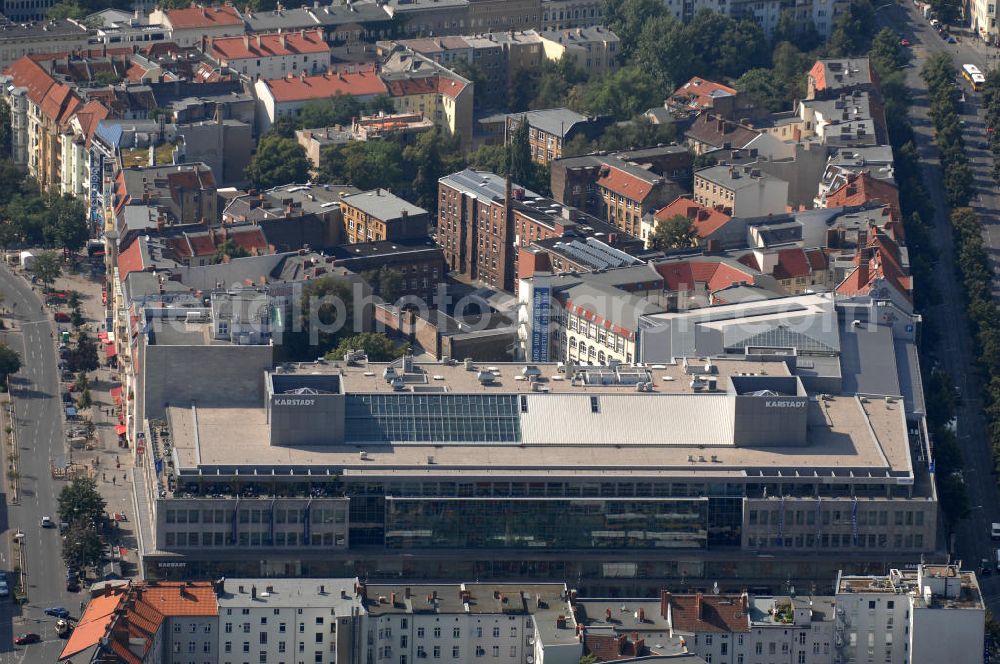 Aerial image Berlin - Blick auf das Karstadt Warenhaus am Hermannplatz. Links davon sieht man in die Hasenheide und auf der an deren Seite in die Urbanstraße. Kontakt: Hermannplatz, 10967 Berlin, Tel. 0303 / 6955 - 2300.