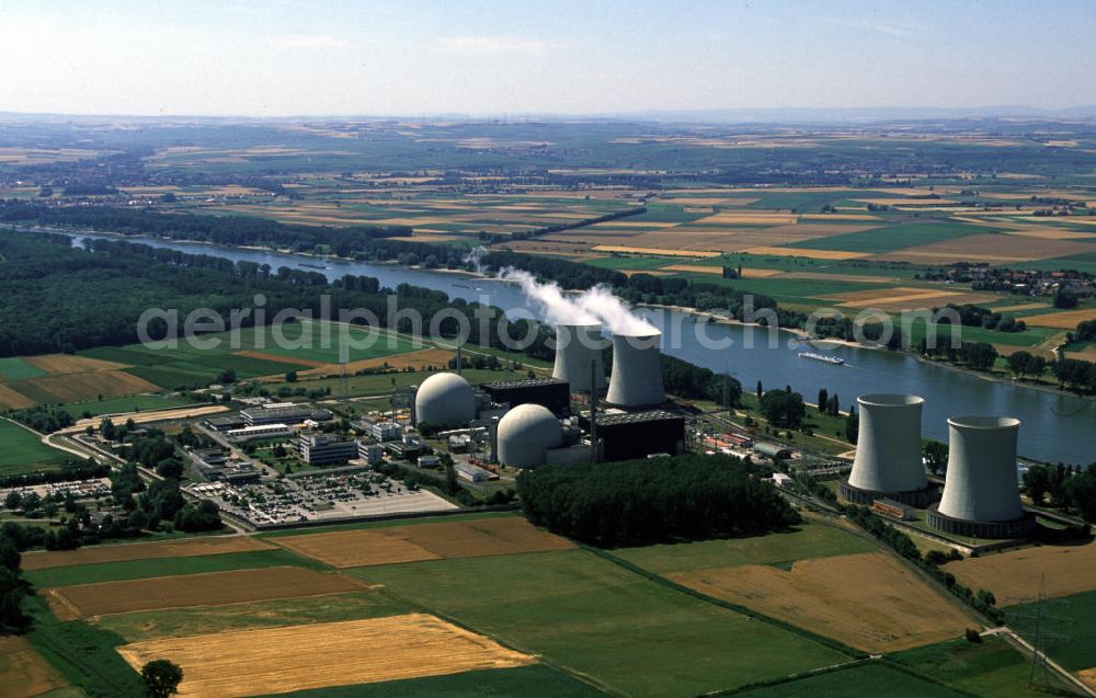 Biblis from above - Das Kernkraftwerk in Biblis. Der Betreiber des Kraftwerks ist die RWE Power AG. Nuclear power station in Biblis.