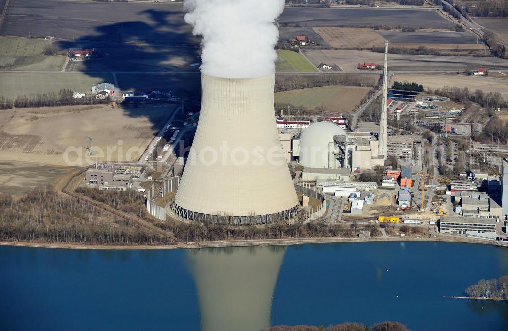 Aerial photograph Niederaichbach - Das Kernkraftwerk Isar an der Dammstraße in Niederaichbach am Fluss Isar. Der Betreiber der beiden Reaktoren ist die Firma E.ON Kernkraft. The nuclear power plant Isar at the Dammstrasse in Niederaichbach at the river Isar.