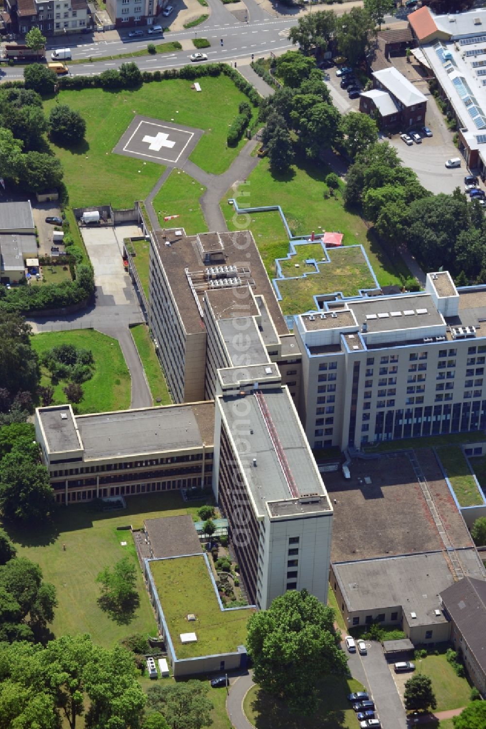 Aerial image Dortmund - The clinic centre and medical center North of the hospital Dortmund in the city of Dortmund in the state of North Rhine-Westphalia. The together with the medical center Mitte, the Dortmund Clinic is the second biggest communal hospital in Germany