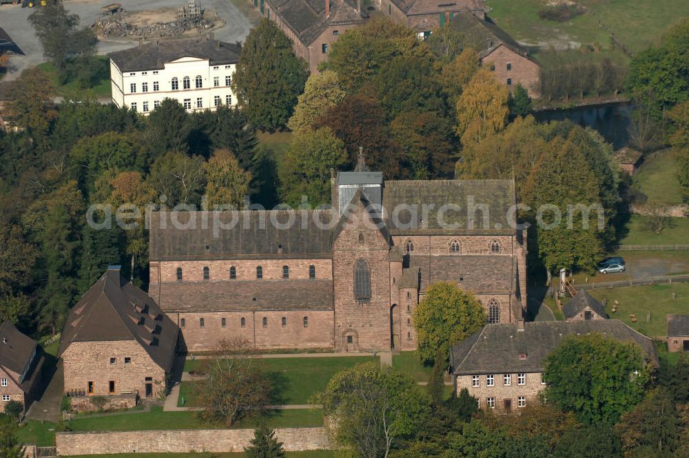 Amelungsborn from the bird's eye view: Blick auf das Kloster Amelungsborn. Gegründet wurde es im Jahr 1135 und ist eines der ältesten Zisterzienserkloster Niedersachsens. Gestiftet wurde es von Graf Siegfried IV. von Boyneburg und benannt wurde es nach der Quelle auf den Gelände am Amelung. 1569 wurde im Zuge der Reformation eine Schule im Kloster eingerichtet. Kontakt: Abt Eckhard Gorka, Landessuperintendent, Sprengel Hildesheim-Göttingen, Michaelisplatz 3a, 31134 Hildesheim, Tel. 05121 / 32 45 7,