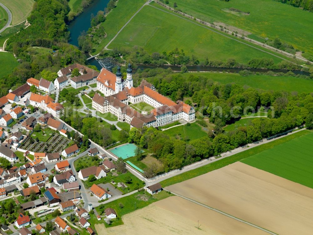 Aerial photograph Riedlingen - The monastery is located in the municipality Obermarchtal Obermarchtal. Since its inception in the year 776 the monastery often changed its owners. In 1440 Marchtal was elevated to an abbey. 1701 a new building was consecrated to the church, which is one of the most famous examples of early German Baroque. Today the convent is used as a meeting house