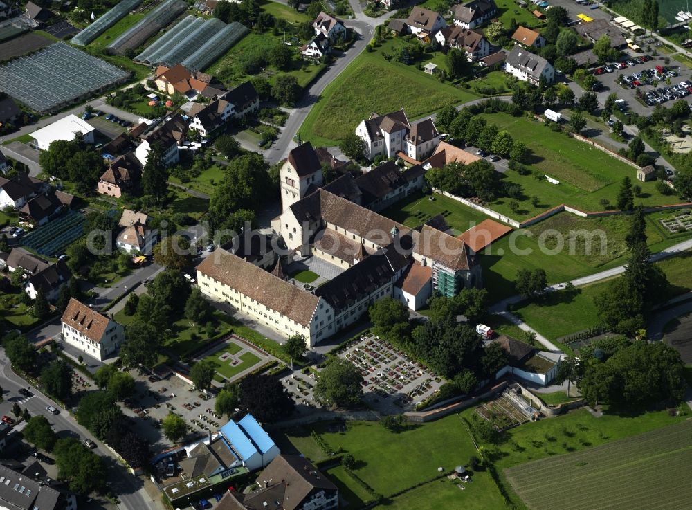 Aerial image Mittelzell - The monastery of Reichenau was a Benedictine monastery on the island of Reichenau in Lake Constance. It was founded in 724 and was bishop from 1540 Priory of Constance. The monastery is one of the most important monasteries of the Carolingian period. In 1803 the monastery was disbanded. The illuminated manuscripts of the monastery was taken in 2003 in the World list of World Cultural Organization UNESCO