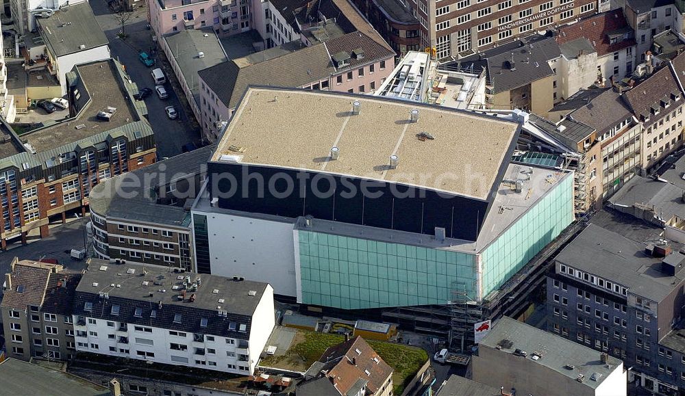 Aerial photograph Dortmund - Blick auf das Konzerthaus Dortmund. 2002 eröffnet, verfügt der Konzertsaal des Hausen über 1500 Sitzplätze und ist durch eine moderne Stahl-Glas-Architektur geprägt. Look at the Konzerthaus Dortmund. Opened in 2002, the concert hall has over 1500 seats and is characterized by a modern steel and glass architecture.