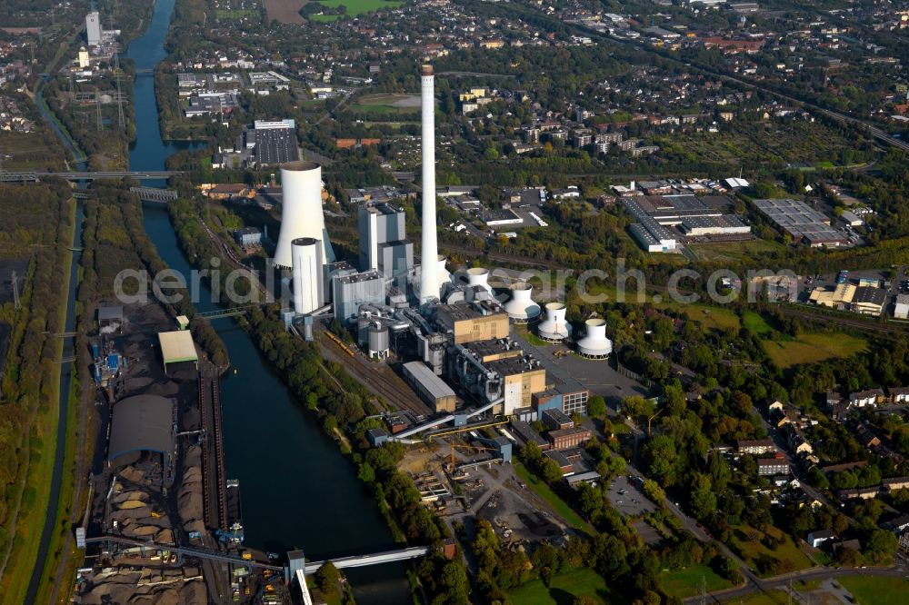 Aerial image Herne - The power plant in the Baukau part of the city of Herne in the state of North Rhine-Westphalia. The power plant includes 3 blocks, that produce power and long-distance heating from stone coal for the Ruhr area