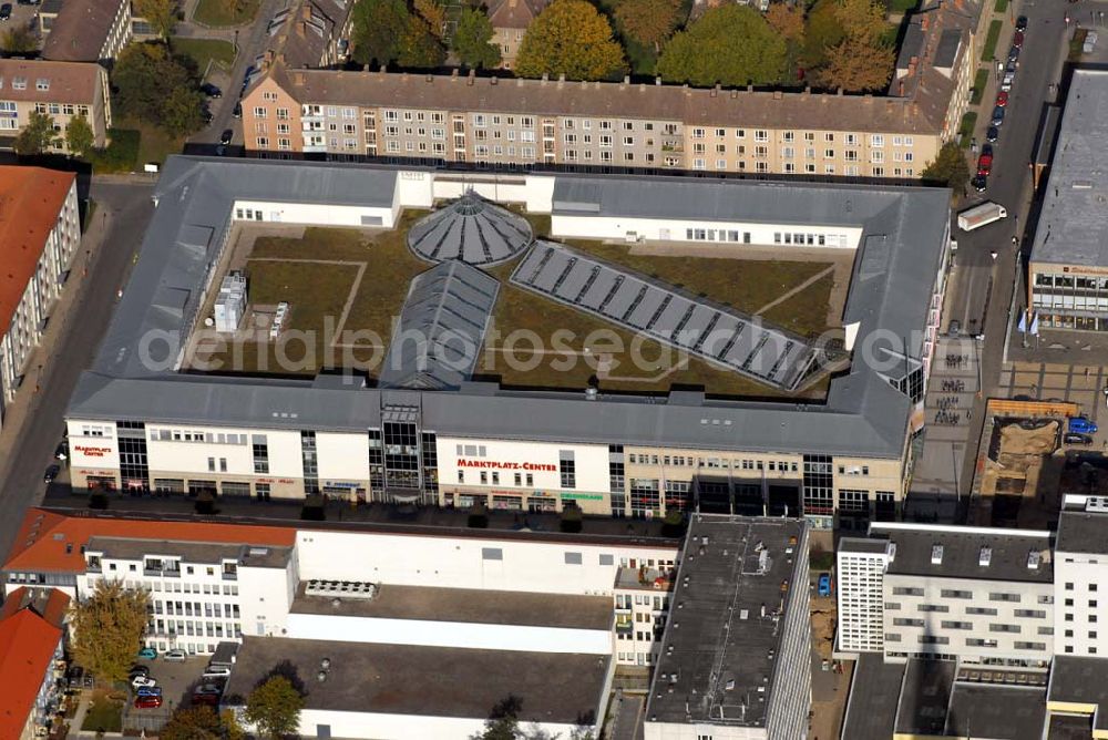 Aerial image Neubrandenburg - Blick auf das Marktplatz-Center der ECE GmbH Hamburg im Stadtzentrum von Neubrandenburg / MV. Anschrift: ECE-CENTERMANAGEMENT, ECE Projektmanagement G.m.b.H. & Co. KG, Center-Management, Marktplatz-Center Neubrandenburg, Krämerstraße 1a, 17033 Neubrandenburg; Telefon: 03 95 / 570 610