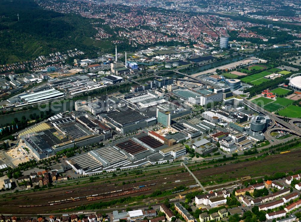 Aerial photograph Stuttgart - The Mercedes Benz factory compound of the Daimler Chrysler AG in the city of Stuttgart in the state of Baden-Württemberg. It is also the location of the Van Technology Center VTC as well as the Daimler AG headquarters of Stuttgart-Untertürkheim. The factory is one of the region's largest economy drivers and employers