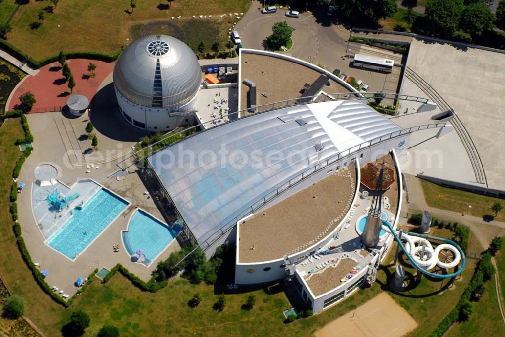 Aerial image Magdeburg - Das NAUTICA-Erlebnisbad im Magdeburger Elbauenpark. Kontakt: Natur- und Kulturpark Elbaue GmbH (NKE), Tessenowstraße 5a, 39114 Magdeburg, Telefon: 0391 5957-400, Telefax: 0391 886-2934, info@elbauenpark-md.de,