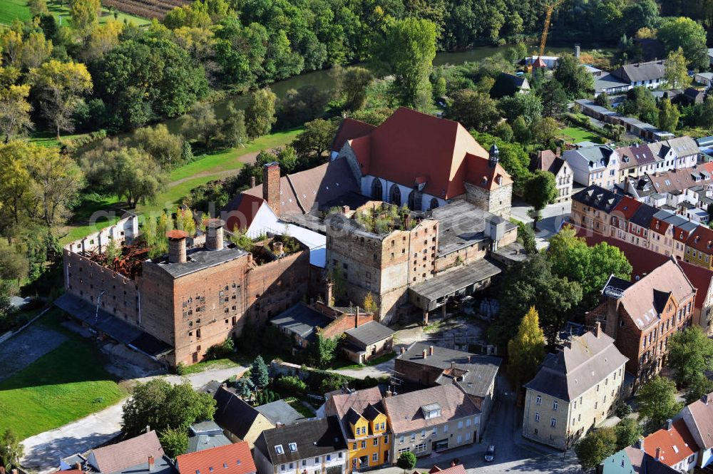 Nienburg / Saale from the bird's eye view: View of the ruins of the old malting building near the Schloss street in Nienburg an der Saale in Saxony-Anhalt