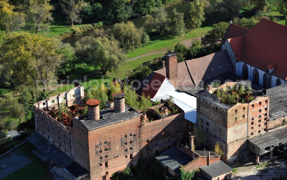 Aerial photograph Nienburg / Saale - View of the ruins of the old malting building near the Schloss street in Nienburg an der Saale in Saxony-Anhalt