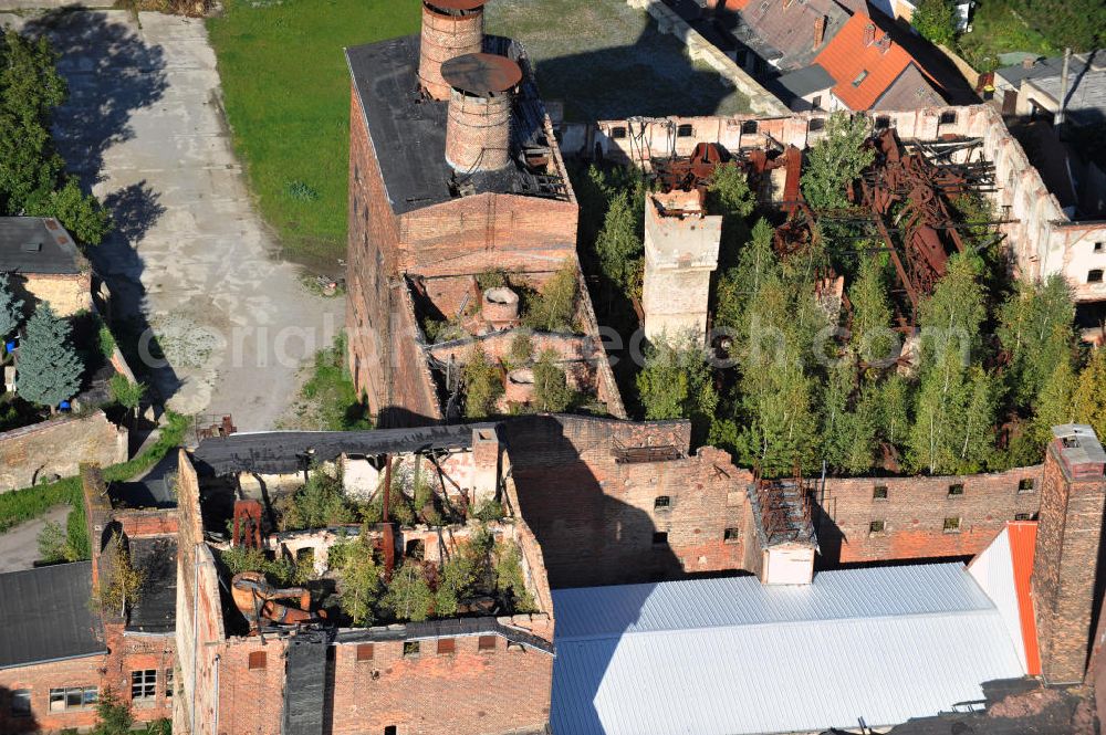 Aerial photograph Nienburg / Saale - View of the ruins of the old malting building near the Schloss street in Nienburg an der Saale in Saxony-Anhalt