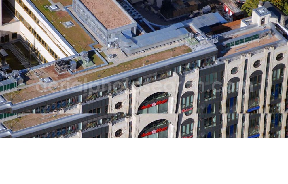 Aerial image Berlin-Steglitz - Blick auf das Schloss - ein Einkaufscenter auf 4 Ebenen. Kontakt: Centermanagement: H.F.S. Hypofondsbeteiligung für Sachwerte GmbH, vertreten durch die G.F.S. Geschäftsbesorgung für Sachwerte GmbH - Schloßstraße 34, 12163 Berlin - Telefon: (0 30) 66 69 12 0 - Telefax: (0 30) 66 69 12 99 - E-mail: info@das-schloss-steglitz.de 17.10.2006 Blick auf das Schloss - ein Einkaufscenter auf 4 Ebenen. Kontakt: Centermanagement: H.F.S. Hypofondsbeteiligung für Sachwerte GmbH, vertreten durch die G.F.S. Geschäftsbesorgung für Sachwerte GmbH - Schloßstraße 34, 12163 Berlin - Telefon: (0 30) 66 69 12 0 - Telefax: (0 30) 66 69 12 99 - E-mail: info@das-schloss-steglitz.de