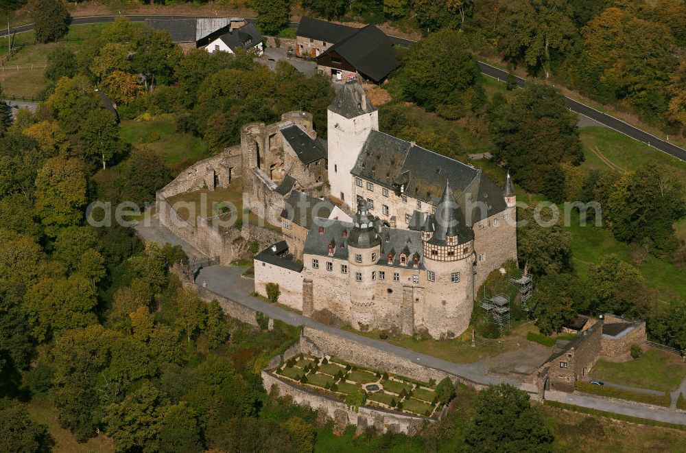 Aerial image Mayen - The castle Bürresheim stands in the Northwest of Mayen on a rocky outcrop in Nettetal. Bürresheim was built in the 12th century by its then owners, the noble and free Eberhard Mettfried. Today it is open for tours