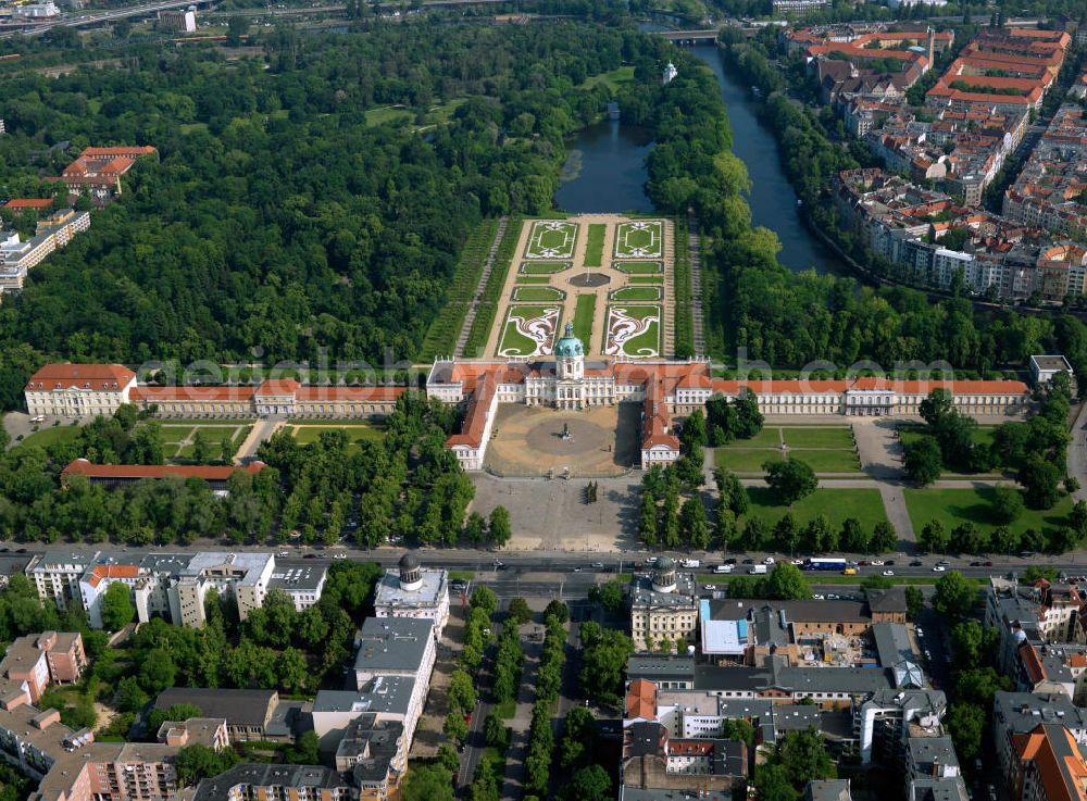 Aerial photograph Berlin - Charlottenburg Palace today is the largest residence of the Hohenzollern in Berlin. Originally built by Elector Frederick III as a summer residence for his wife Sophie Charlotte in 1699, the palace was later extended into a stately building with a cours d`honneur