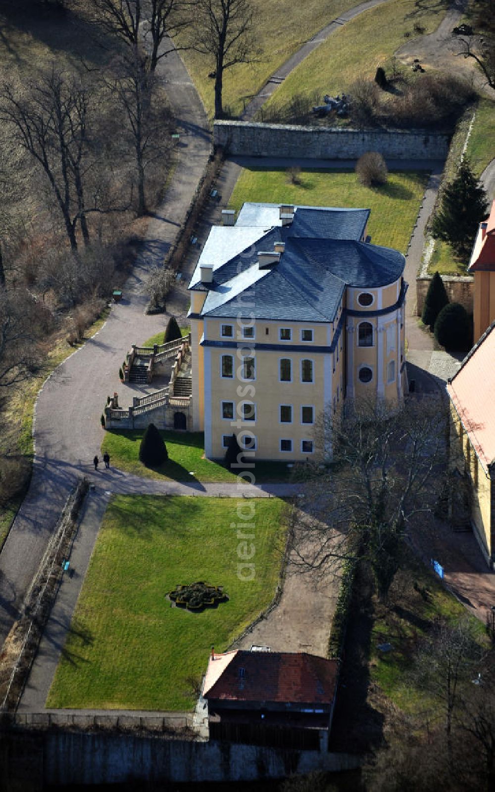 Aerial photograph Ettersburg - The castle Ettersburg is located on the Ettersberg, an elongated ridge. Since 1998 it belongs as a part of the ensemble Classical Weimar to the UNESCO World Heritage Sites. Duke Wilhelm Ernst of Saxe-Weimar built the castle between 1706 until 1712. The Cultural Office LaRete operates a project office in the castle, which can also be booked as a venue