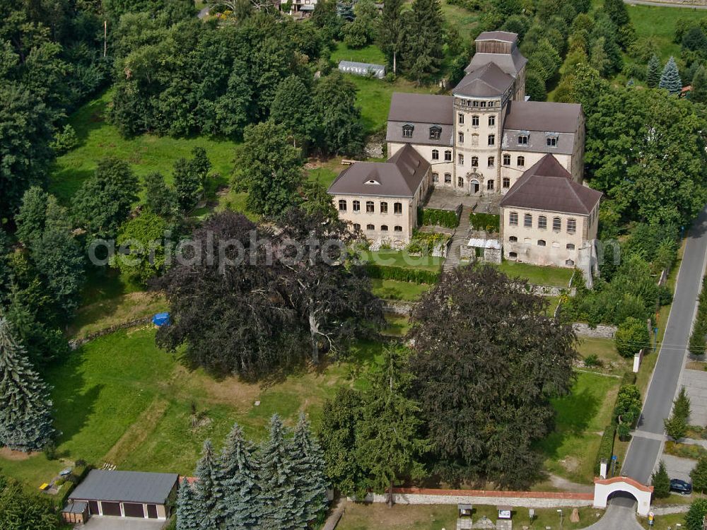 Aerial photograph Hainewalde - Das Kanitz-Kyawsche Schloss Hainewalde am Weinberg in Hainewalde in der Nähe von Zittau. Es ist öffentlich zugänglich und Ort vieler Veranstaltungen. The Castle Hainewalde at the Weinberg in Hainewalde near by Zittau.