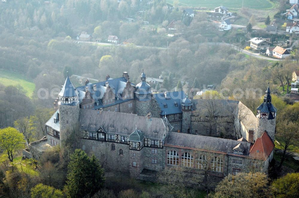 Aerial photograph MANSFELD - Blick auf das Schloss Rammelburg im Ortsteil Rammelburg von Mansfeld. Die erste urkundliche Erwähnung des Schlosses Rammelburg war im Jahr 1259. Im Laufe der Geschichte wechselte das Schloss mehrfach den Eigentümer. Bis in die 90er Jahre des 20. Jahrhunderts befand sich eine Rehabilitationsklinik in dem Schloss. Das Schloss wird zur Zeit nicht aktiv genutzt. Kontakt: Stadt Mansfeld, Dietmar Sauer, Lutherstrasse 9, 06343 Mansfeld Lutherstadt, Tel. +49 (0)3 47 82 87 1 0, Fax +49 (0)3 47 82 87 1 22, e-mail: info@mansfeld.eu