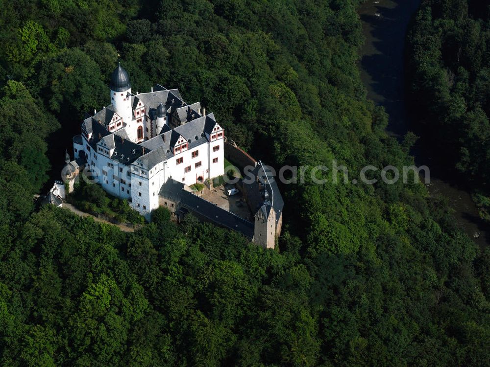 Lunzenau from the bird's eye view: View at the Castle Rochsburg. It is located on a ridge and on three sides surrounded by the Zwickauer Mulde river. Currently the castle museum is being expanded