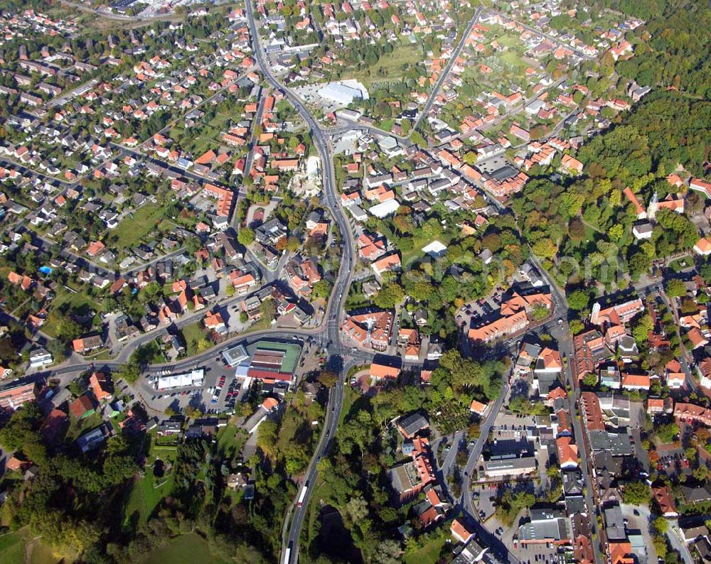 Aerial image Zeven - 18.10.2005; Zeven ist eine Kleinstadt im Landkreis Rotenburg (Wümme) in Niedersachsen. Nach dem Dreißigjährigen Krieg fiel der Ort für über 50 Jahre an das Königreich Schweden. Mit einer kurzen Unterbrechung während der Franzosenzeit zu Beginn des 19. Jahrhunderts, als der Ort dem Königreich Westfalen angehörte, blieb das so bis 1866, als sich Preußen das Königreich Hannover einverleibte. Das bisherige Amt Zeven wurde 1885 zum Sitz des Landrates. Am 25. Oktober 1929 erhielt Zeven die Stadtrechte und feierte 1986 sein 1.000jähriges Jubiläum.