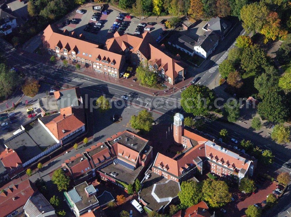 Zeven from the bird's eye view: 18.10.2005; Zeven ist eine Kleinstadt im Landkreis Rotenburg (Wümme) in Niedersachsen. Nach dem Dreißigjährigen Krieg fiel der Ort für über 50 Jahre an das Königreich Schweden. Mit einer kurzen Unterbrechung während der Franzosenzeit zu Beginn des 19. Jahrhunderts, als der Ort dem Königreich Westfalen angehörte, blieb das so bis 1866, als sich Preußen das Königreich Hannover einverleibte. Das bisherige Amt Zeven wurde 1885 zum Sitz des Landrates. Am 25. Oktober 1929 erhielt Zeven die Stadtrechte und feierte 1986 sein 1.000jähriges Jubiläum.