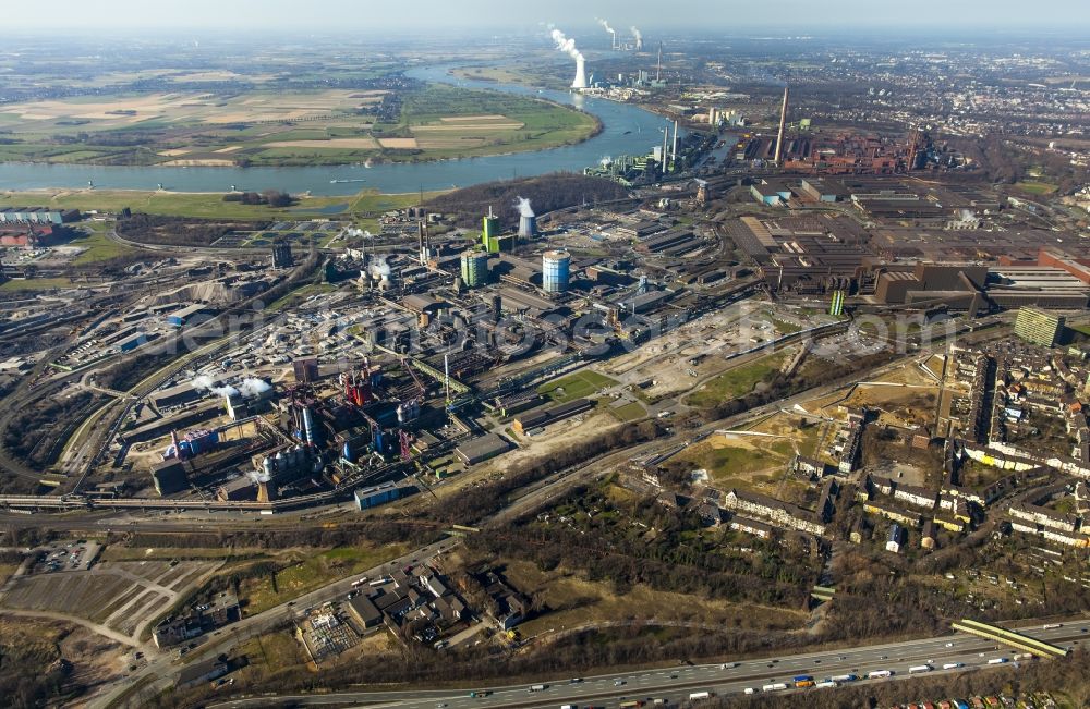 Duisburg OT Bruckhausen from above - View at the steel plant of ThyssenKrupp AG in Duisburg croup, the district Bruckhausen, in North Rhine-Westphalia