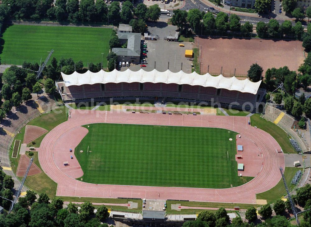 Aerial image Erfurt - Blick auf das Steigerwaldstadion. Die Spielstätte des FC Rot-Weiß Erfurt wurde zwischen 1927 und 1931 gebaut, damals hieß es Mitteldeutsche Kampfbahn. Das Stadion wurde in den 70er und 80er Jahren mehrfach umgebaut, 1994 wurde eine neue Tribüne mit Zeltüberdachung gebaut und 2003 wurde die neue Flutlichtanlage eingeweiht. Das Stadion hat heute ein Fassungsvermögen von 20.000 Plätzen. View of the stadium Erfurt, the play place of the FC red white Erfurt.