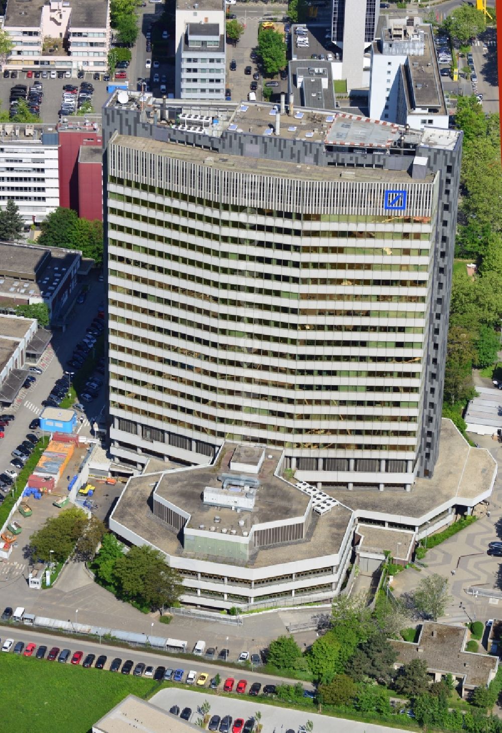 Aerial photograph Eschborn - View at the Technical Centre of Deutsche bank with the lounge in commercial area Süd in Eschborn