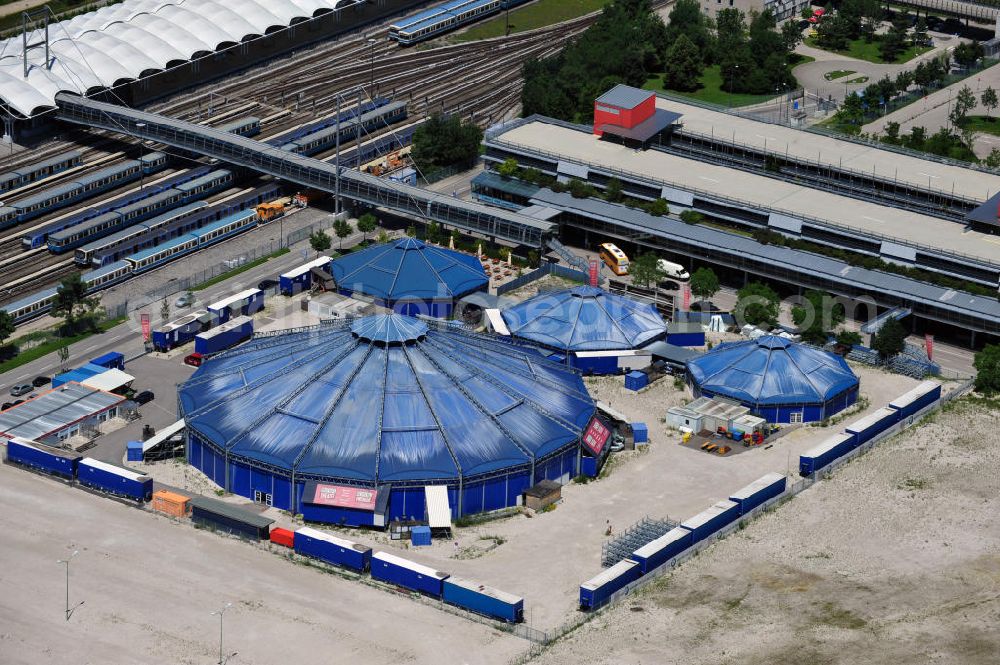 München from the bird's eye view: View of the theater tent in the Fröttmanning district in Munich. It is operated by the German Theater and remains at that location until the reconstruction of the actual theater is completed in 2013