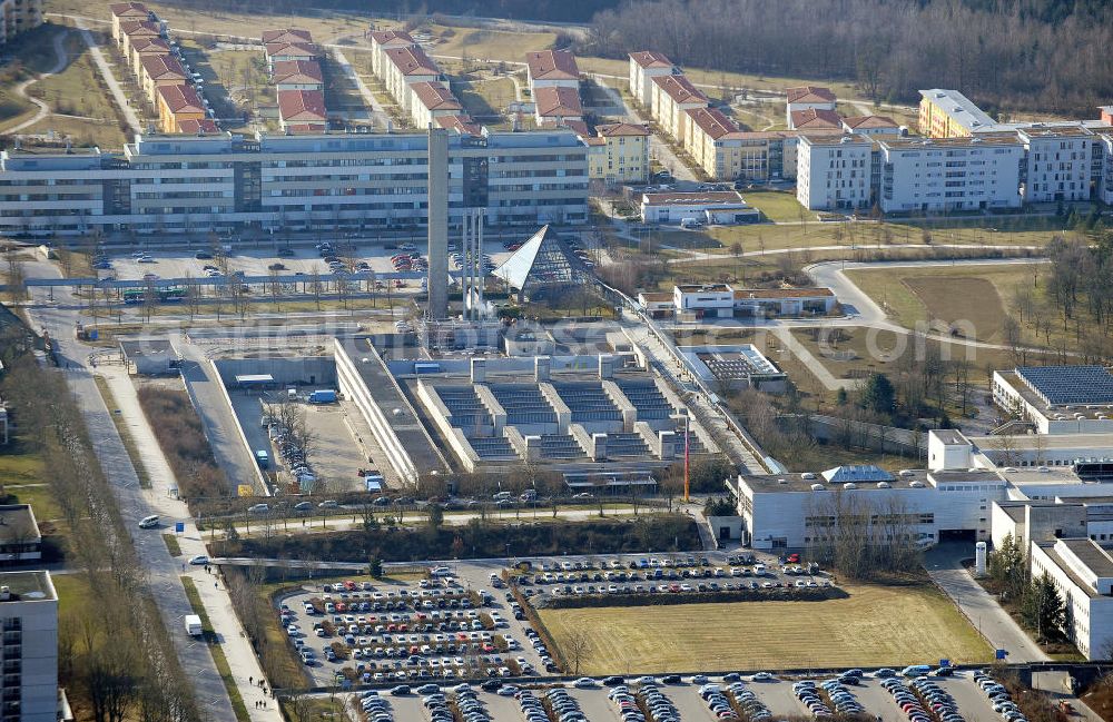 München-Großhadern from above - Das Universitätsklinikum Großhadern der Universität München an der Marchioninistraße im Münchener Stadtteil Großhadern. The university hospital Grosshadern of the University Munich at the Marchioninistrasse in the Munich district Grosshadern.