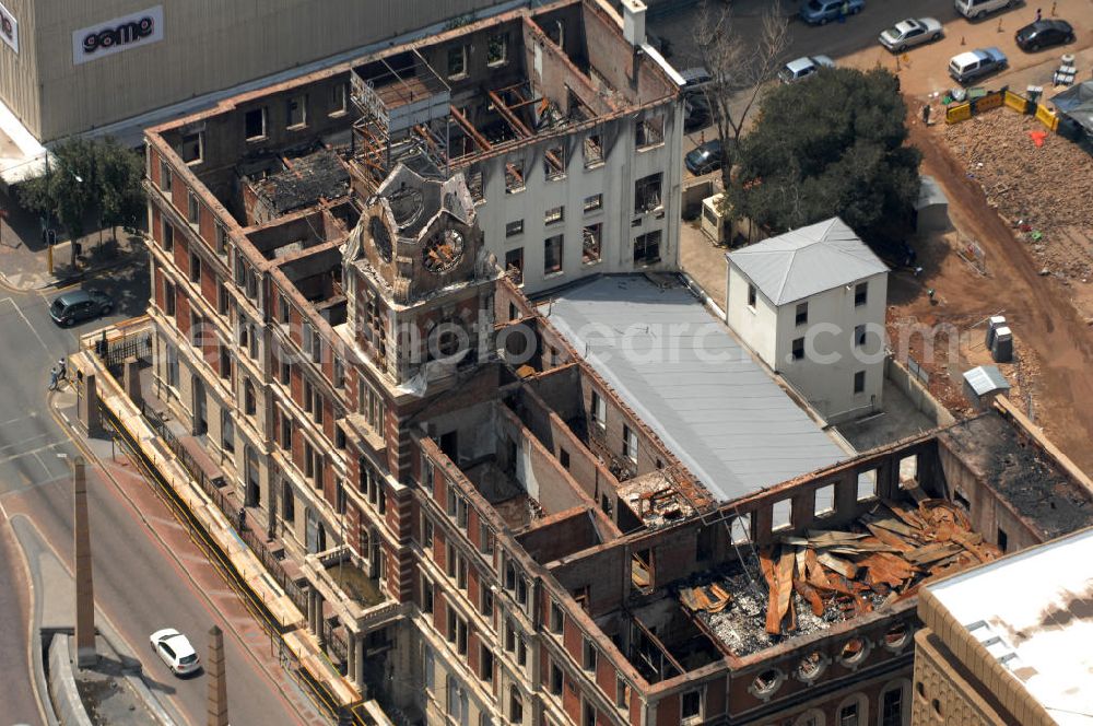 JOHANNESBURG from above - The abandoned building of the Rissik Street Post Office in downtown Johannesburg has been empty since 1996 when the post office has moved out. Since then, it was damaged mostly by vandalism. The city strives for a reconstruction