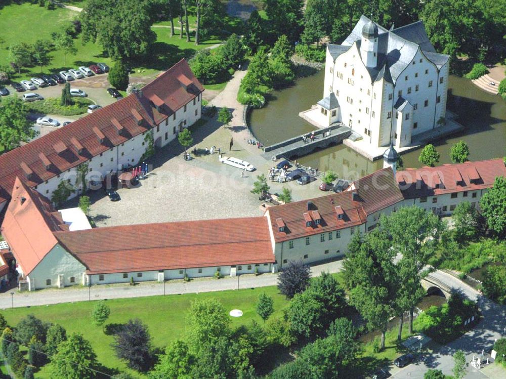 Chemnitz / Sachsen from the bird's eye view: Das Wasserschloss Klaffenbach ist ein reizvolles Renaissance-Schloss am südlichen Rand von Chemnitz. Es liegt im Tal des Flusses Würschnitz, der die Grenze zum Erzgebirge markiert. Wasserschlossweg 6,09123 Chemnitz,Tel.: 037126110,