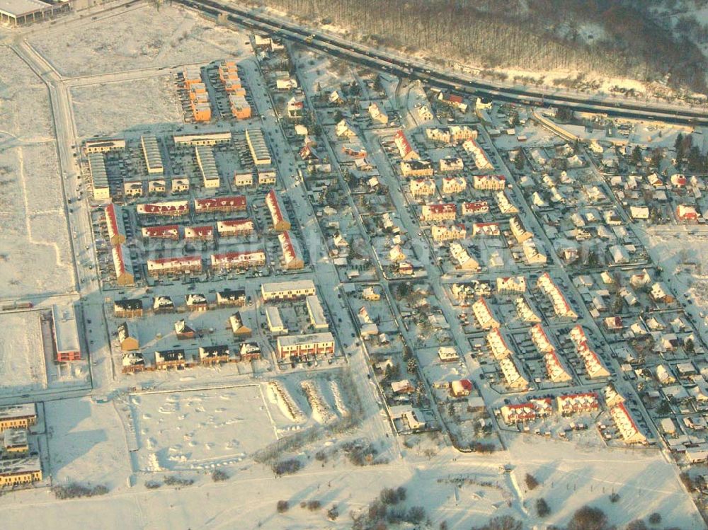 Aerial image Berlin-Biesdorf - ; Blick auf das verschneite Wohngebiet in Biesdorf Süd.