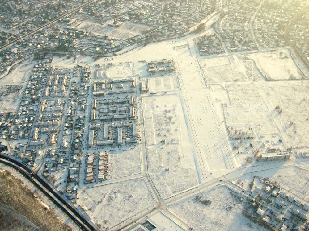 Berlin-Biesdorf from above - ; Blick auf das verschneite Wohngebiet in Biesdorf Süd.