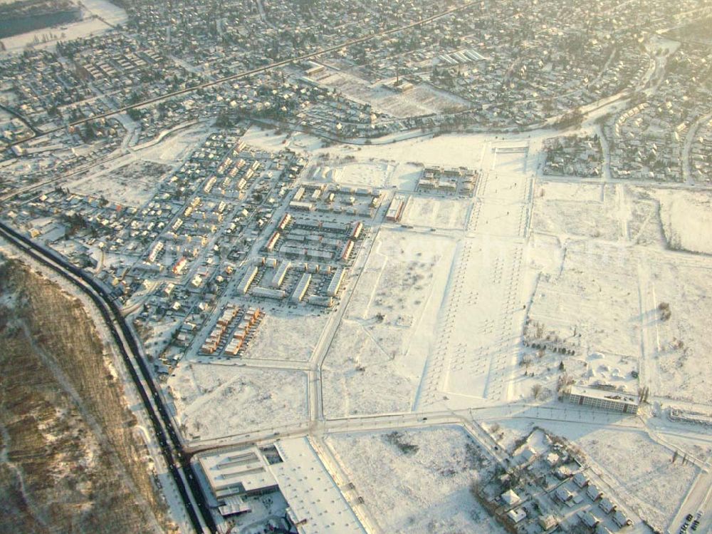 Berlin-Biesdorf from the bird's eye view: ; Blick auf das verschneite Wohngebiet in Biesdorf Süd.