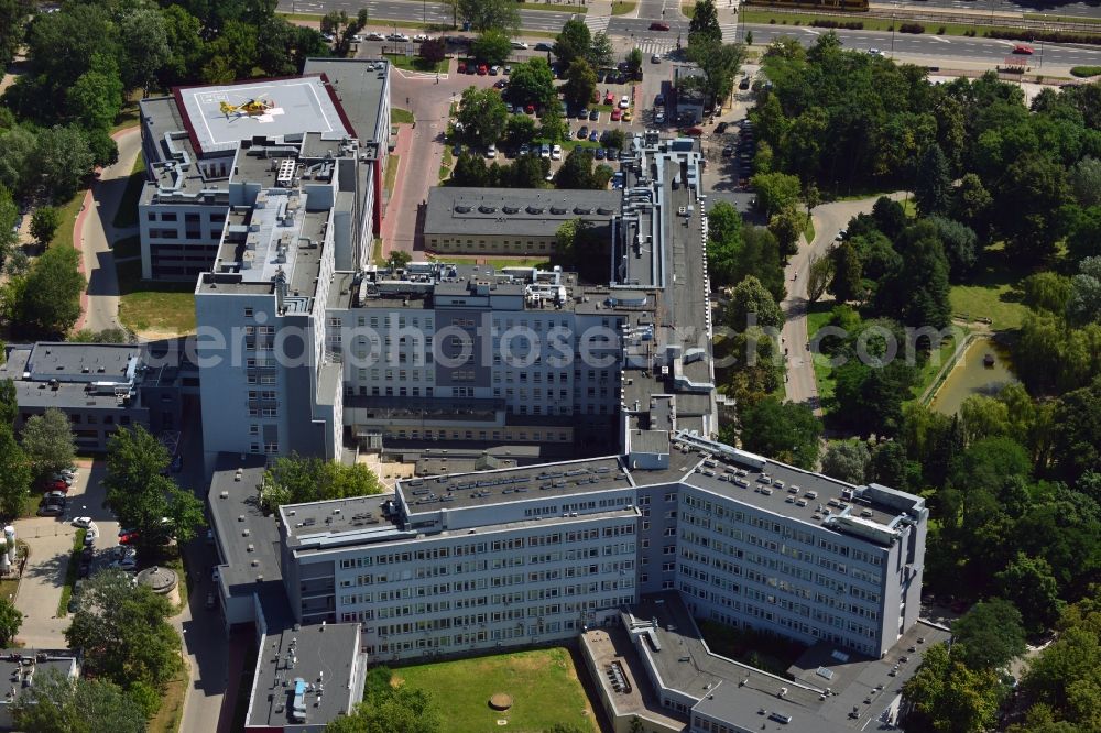 Aerial image Warschau - The Central Clinical Hospital of the Ministry of Interior in Warsaw in Poland. The hospital has been on site in the Wygledow part of the district of Mokotow since 1951. Starting in 1998 it was modernised and refurbished. The building with the heli pad was added during that time. The hospital is home to all important clinical departments