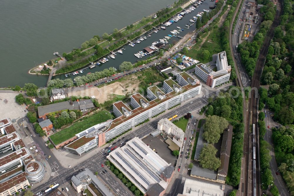 Aerial photograph Mainz - Buildings of the Deutsche Bahn Schenker GmbH on the shore of the Rhine in Mainz in Rhineland-Palatinate