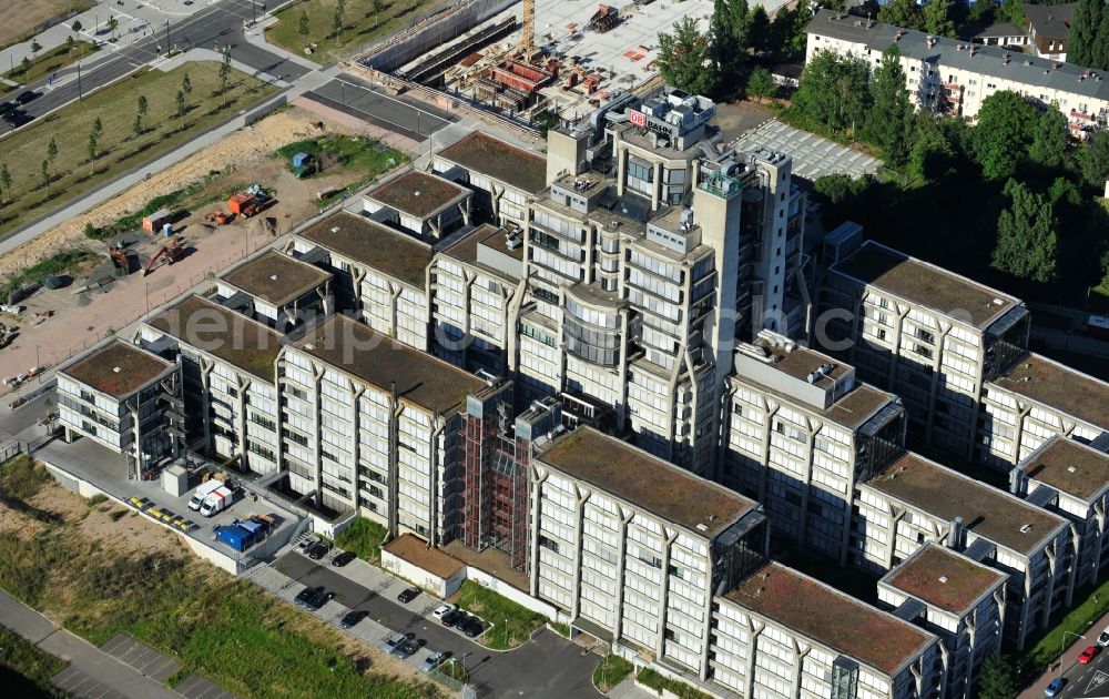 Aerial image Frankfurt am Main - DB headquarters distance transport and distribution of the German Railways in Frankfurt in Hesse