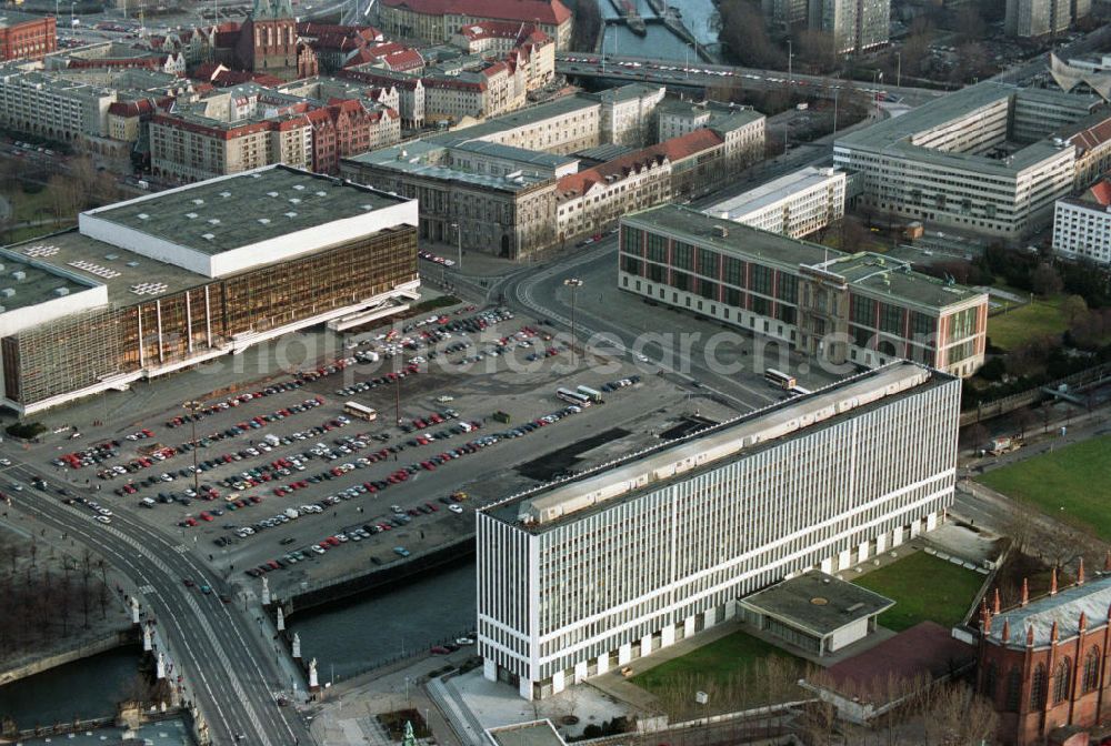 Berlin from the bird's eye view: View of the GDR Foreign Ministry, with the Palace of Republic on Palace Square in central Berlin