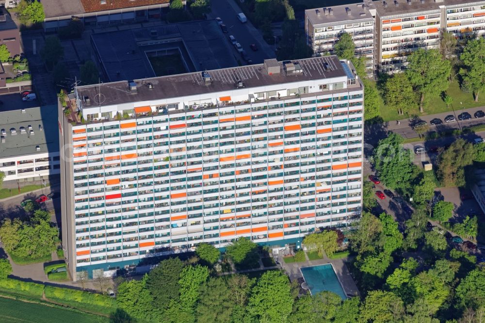 München from above - High-rise building DEBA Hochhaus in the residential area Solln in Munich in the state Bavaria, Germany