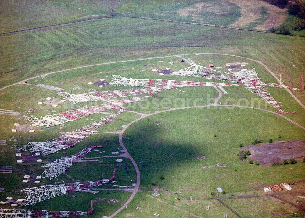 Aerial image Nauen / Brandenburg - Demontage der ehem. Sendeanlagen des Deutschlandradio bei Nauen / Brandenburg.