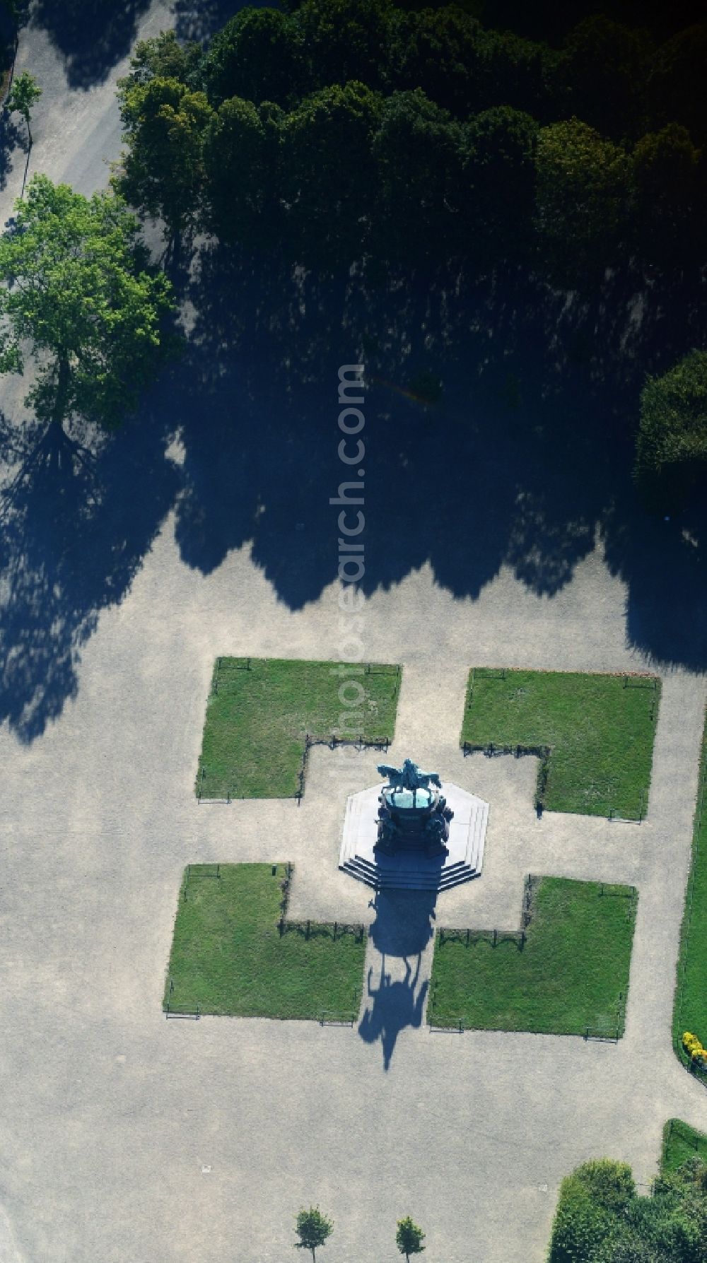 Aerial image Schwerin - Monument to the Grand Duke Friedrich Franz II. in Schwerin in Mecklenburg-Western Pomerania