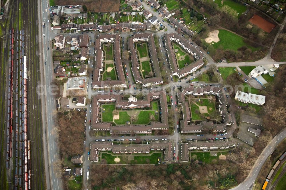 Aerial photograph Duisburg - Listed Allotment Huettenheim in Duisburg in North Rhine-Westphalia. Built in the style of the reform chain store architecture