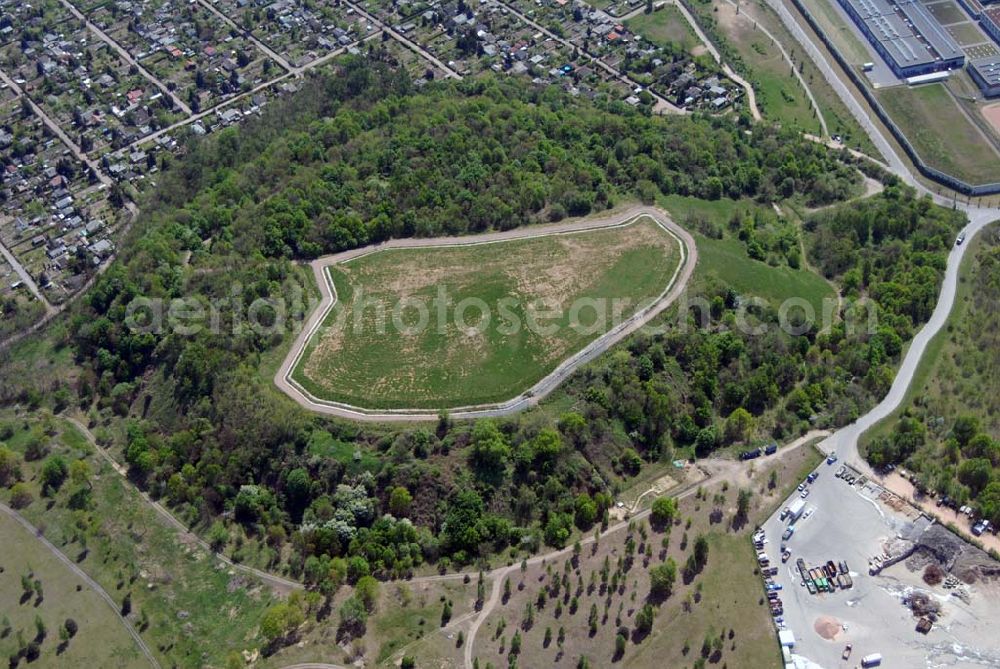 Aerial image Dresden - 10.05.2006 Dresden (Sachsen) Blick auf die Deponieanlagen der Stadtbetriebe Dresden an der Radeburger Straße in 01129 Dresden