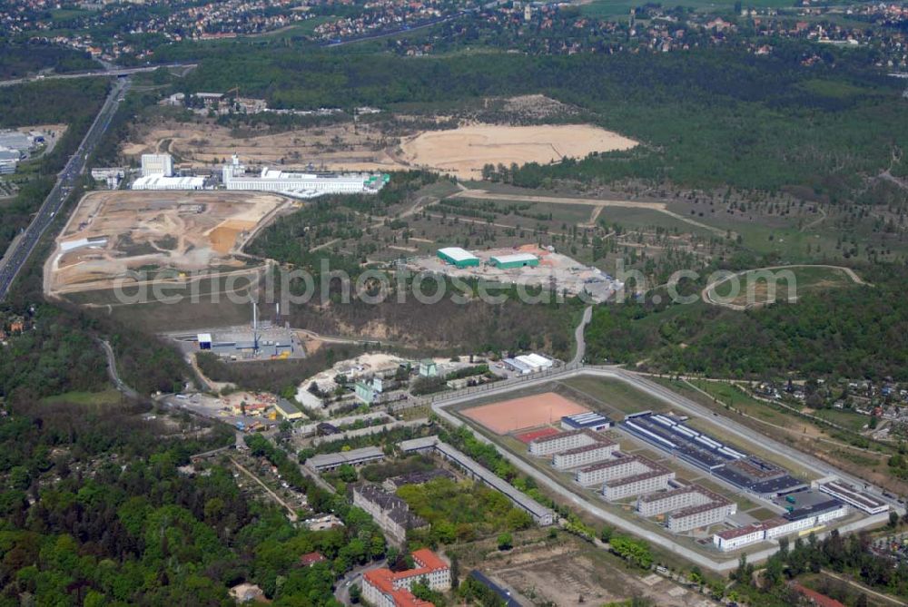 Aerial image Dresden - 10.05.2006 Dresden (Sachsen) Blick auf die Deponieanlagen der Stadtbetriebe Dresden an der Radeburger Straße in 01129 Dresden