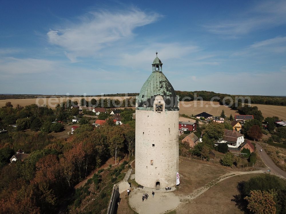 Freyburg (Unstrut) from the bird's eye view: Neuenburg castle and the keep Dicker Wilhelm Unstrut at Freyburg in Saxony-Anhalt