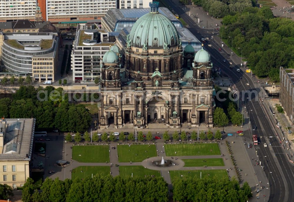 Berlin from the bird's eye view: The landmarked Berlin Cathedral is a Protestant church in Berlin's Mitte district