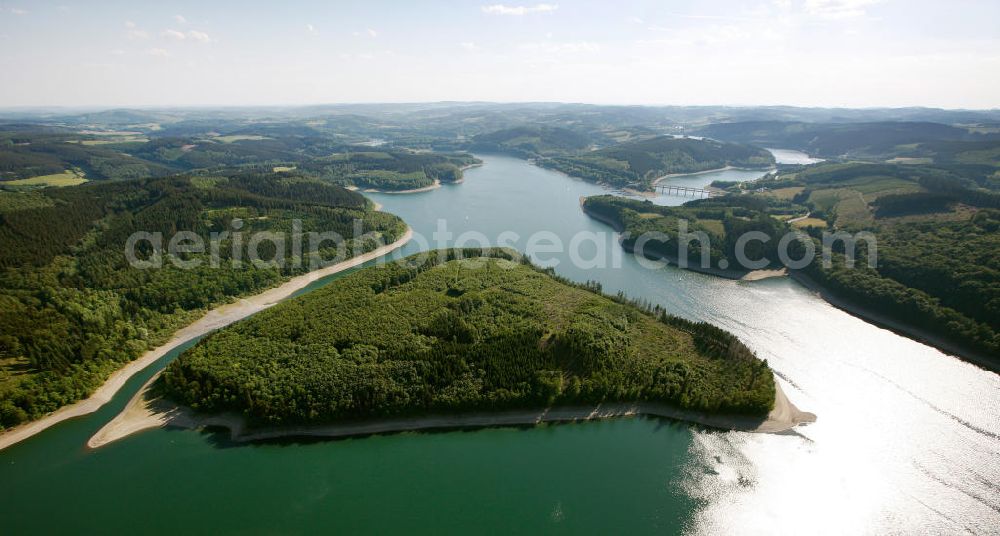 ATTENDORN from the bird's eye view: Der Biggesee (auch Biggetalsperre) - ein Stausee im Kreis Olpe in Nordrhein-Westfalen. Der Staudamm dient der Regulierung von Bigge, Lenne und Ruhr sowie der Wasserversorgung des Ruhrgebiets. The Bigge in North Rhine-Westphalia.