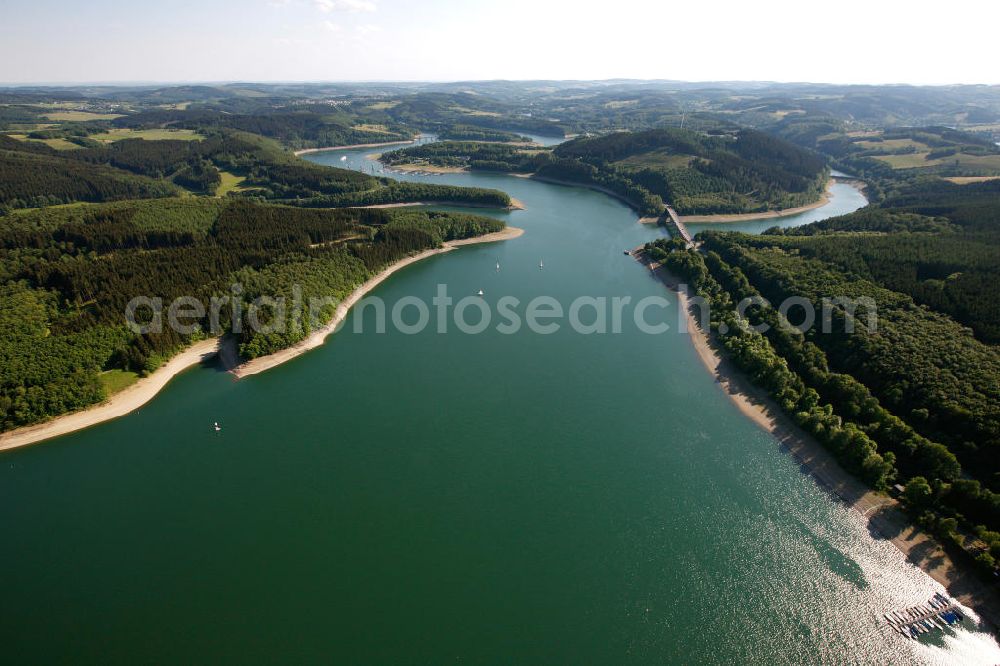 Aerial photograph ATTENDORN - Der Biggesee (auch Biggetalsperre) - ein Stausee im Kreis Olpe in Nordrhein-Westfalen. Der Staudamm dient der Regulierung von Bigge, Lenne und Ruhr sowie der Wasserversorgung des Ruhrgebiets. The Bigge in North Rhine-Westphalia.