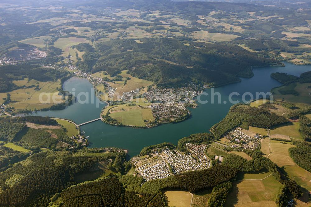 Aerial photograph ATTENDORN - Der Biggesee (auch Biggetalsperre) - ein Stausee im Kreis Olpe in Nordrhein-Westfalen. Der Staudamm dient der Regulierung von Bigge, Lenne und Ruhr sowie der Wasserversorgung des Ruhrgebiets. The Bigge in North Rhine-Westphalia.