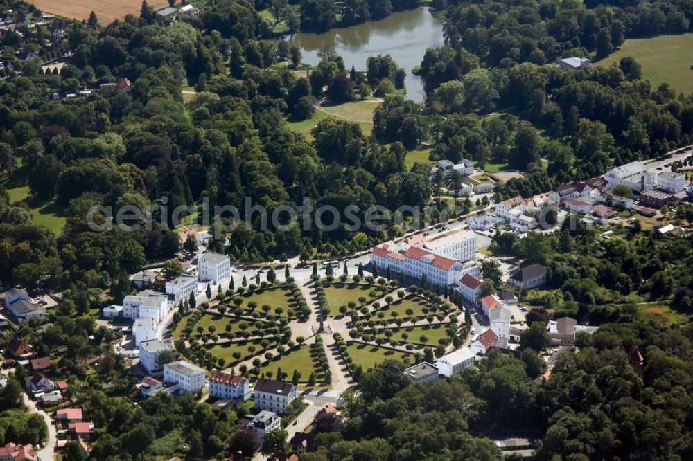 Aerial photograph Putbus - View of the Circus in Putbus on the island Ruegen in Meclenburg-West Pomerania